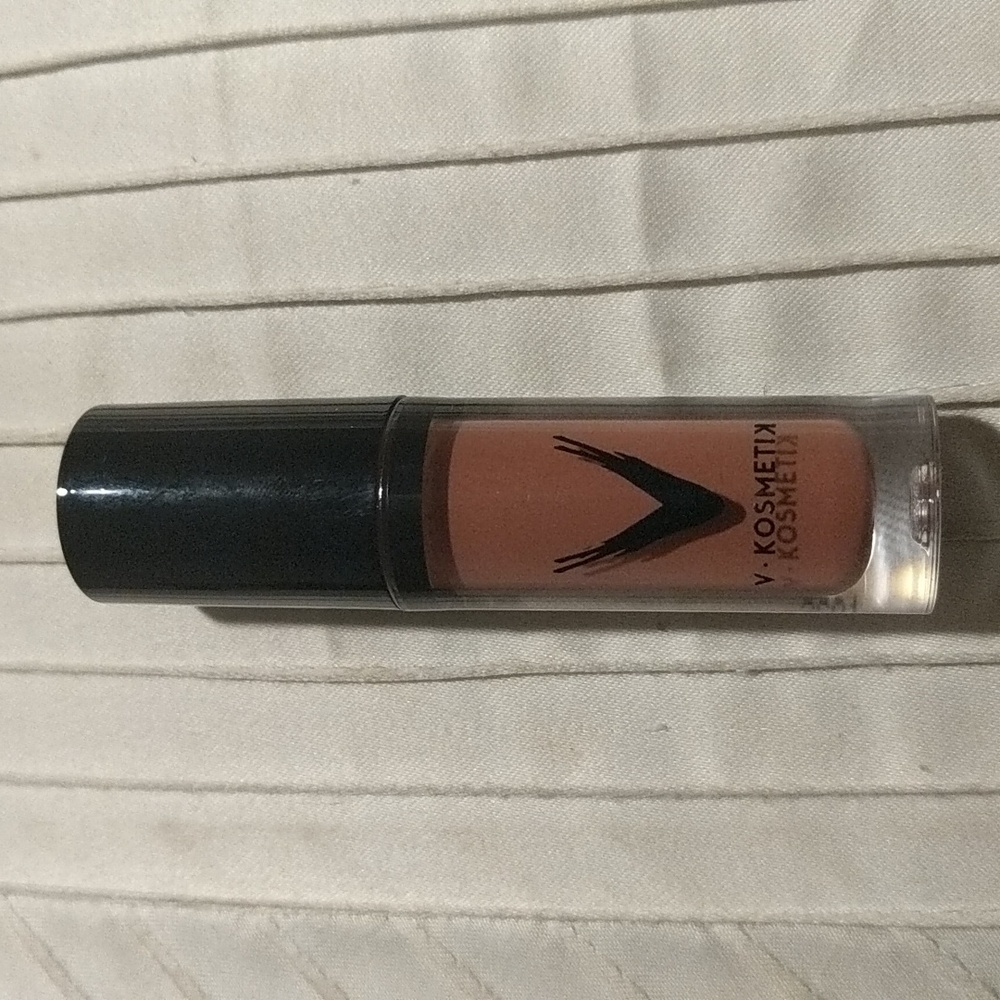 NWT Lip color